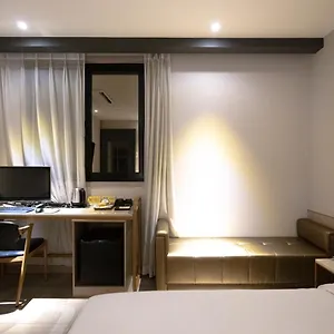 hound-seomyeon-beomcheon.busan-hotelsweb.com/
